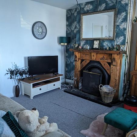 Cosy Cottage With Sea & Mountain Views Carnlough Buitenkant foto